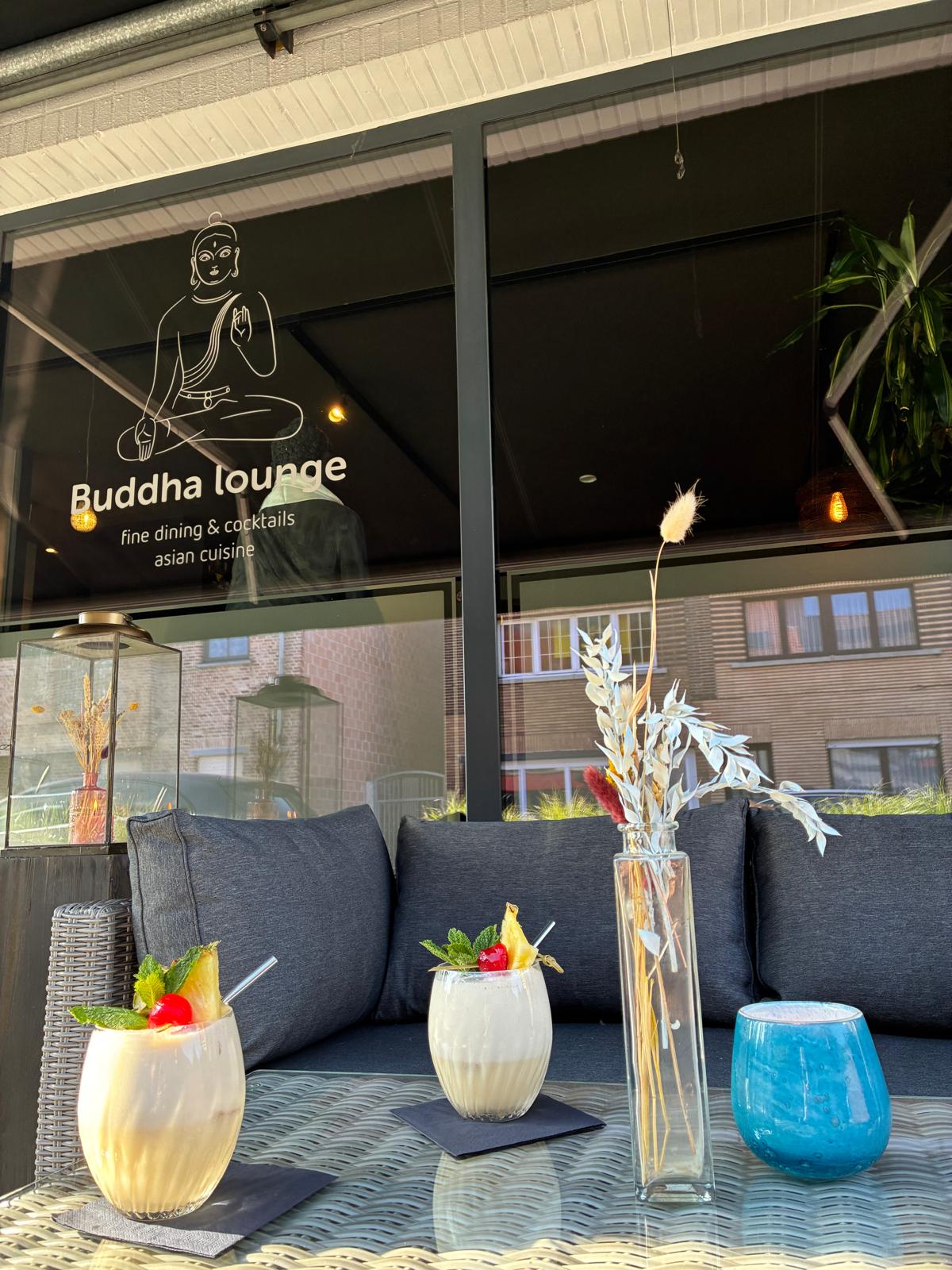 Cocktails op de tafel bij The Buddha Lounge